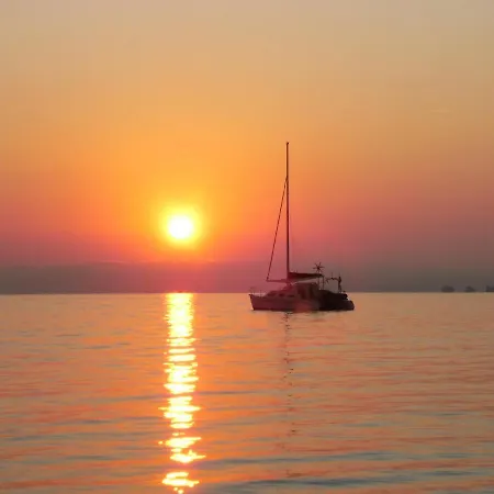 A - 20 M² - Terrasse Accueillante Hyères