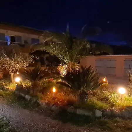 A - 20 M² - Terrasse Accueillante Hyeres