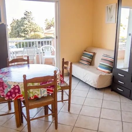 Апартаменти A - 20 M² - Terrasse Accueillante Єр