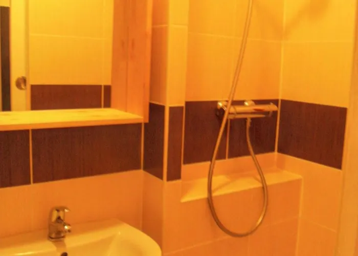 Apartman A - 20 M² - Terrasse Accueillante Hyères